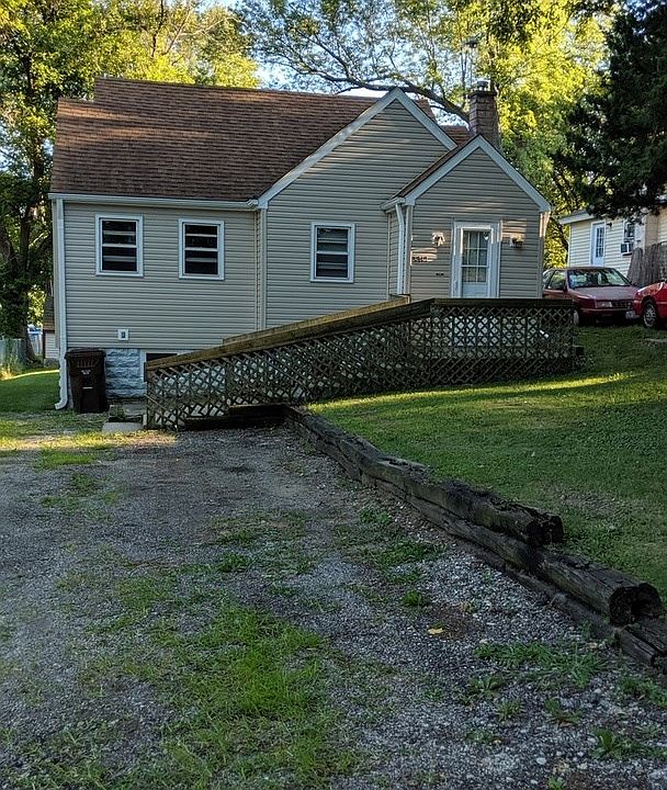 1st image of 5213 Maplehill Dr