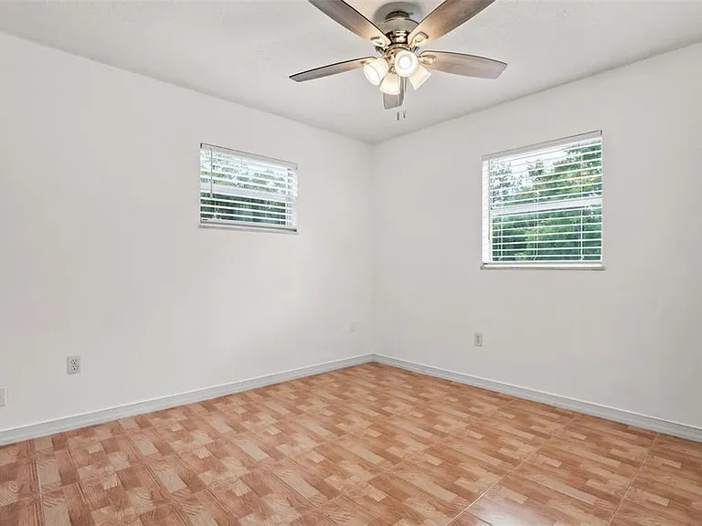 283 S 3rd St — Photo 20