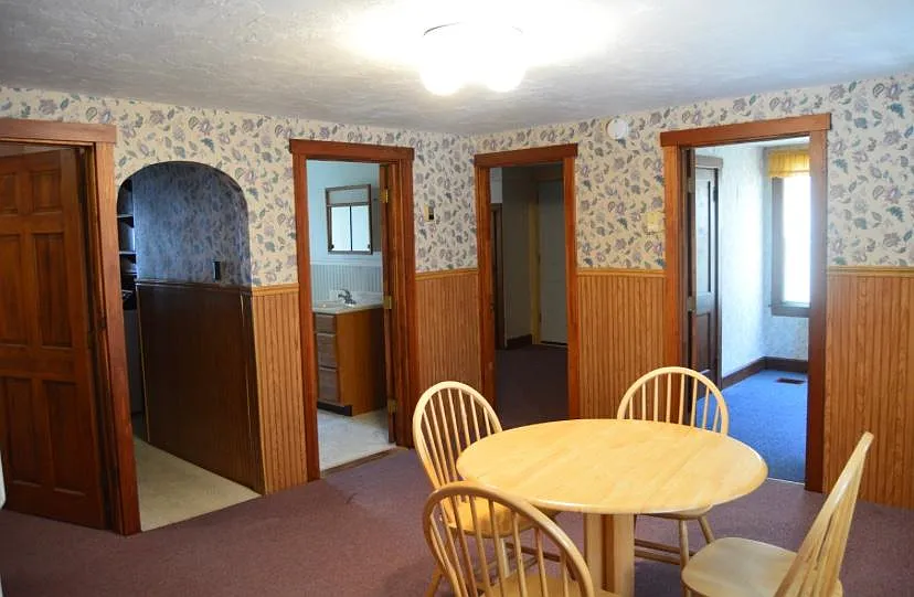 2 Brandon Rd — Photo 1