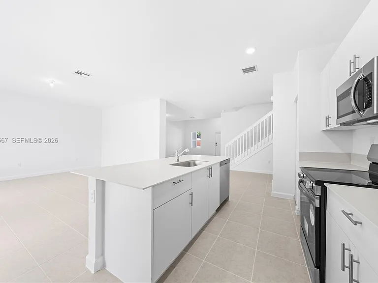 2442 SE 30th St — Photo 15