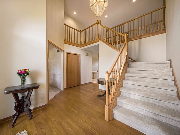 3rd image of 3202 Golfview Dr