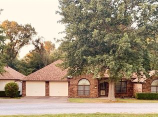 3227 W Quapaw Rd, Rogers, AR 72758