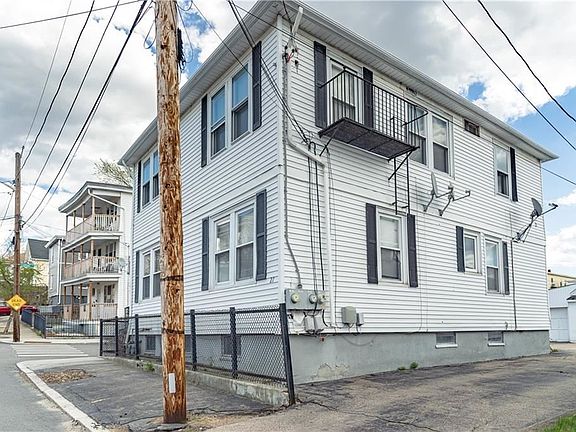 2nd image of 27 Gillen St