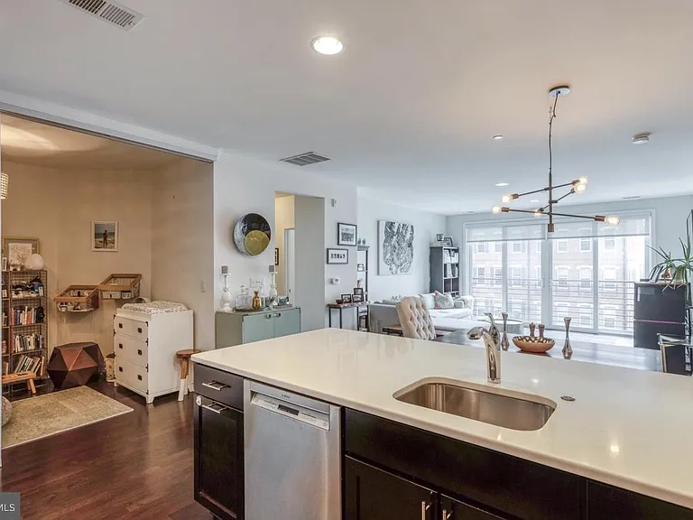 600 S 24th St #304 — Photo 5