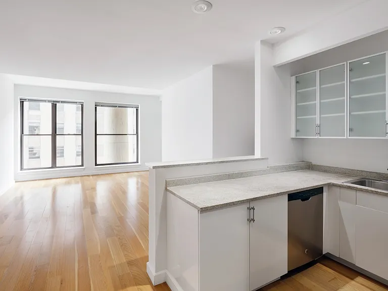 37 Wall St #10B — Photo 3
