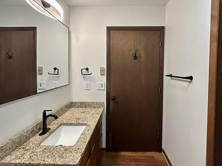 240 Rose Ln — Photo 31