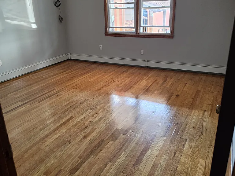 844-846 Van Buren Ave #1 — Photo 7