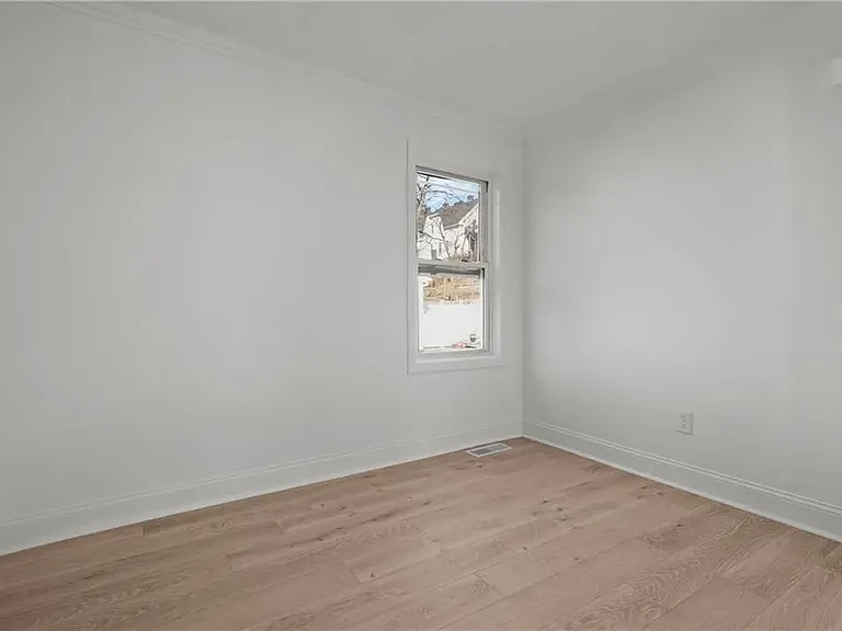 11 Bettez St — Photo 4