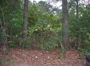 38 Cove Rd N, Southampton, NY 11968