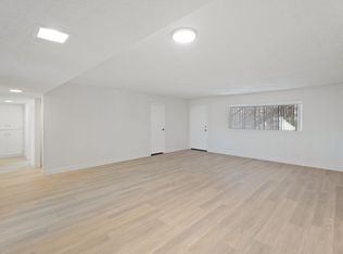 356 E Desert Inn Rd APT 220, Las Vegas, NV 89109