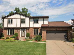 70 Heritage Rd E, Williamsville, NY 14221