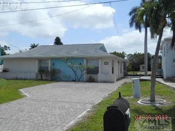 2712 York Rd, Saint James City, FL 33956