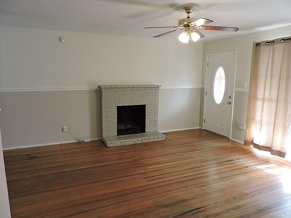 4th image of 4428 Cabrillo Way