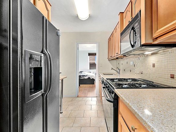 5th image of 3215 Avenue N #S