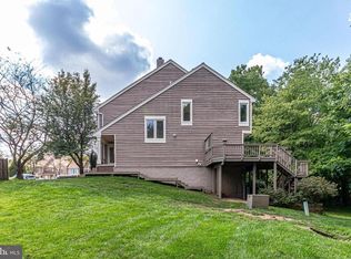 1112 Whitworth Ct, Herndon, VA 20170