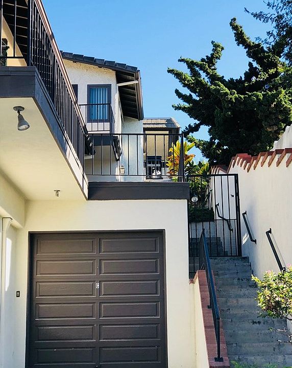 1st image of 519 Avenida Victoria #B