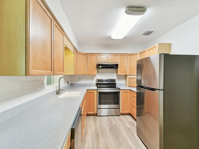 25 Joyce St — Photo 9