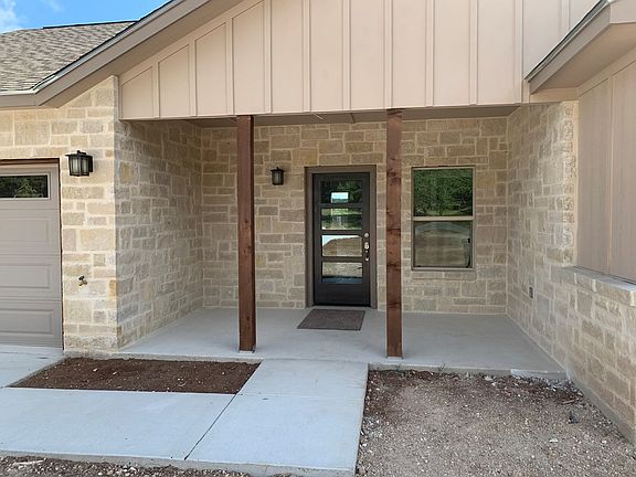 3rd image of 150 Misty Ln W