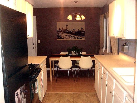 Kitchen/Dining room view