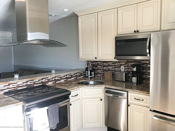 2nd image of 1919 Bay Blvd Unit B22-b22g