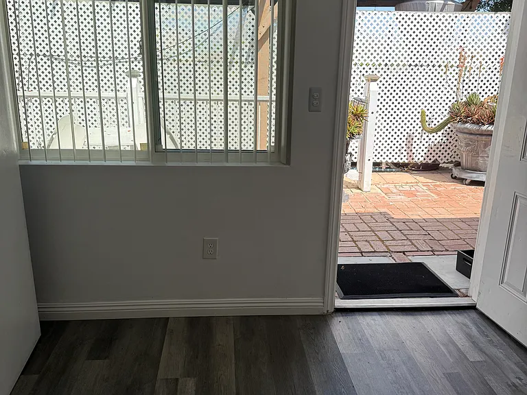 Campion Dr — Photo 4