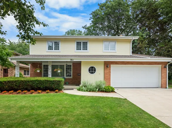 5 S Windsor Dr, Arlington Heights, IL 60004
