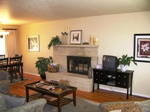 HARDWOOD FLOORS THROUGH OUT!