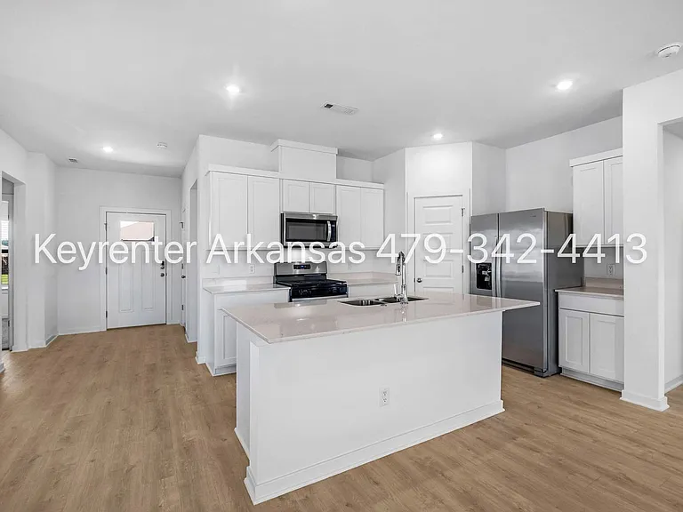 1071 Emerald St — Photo 10