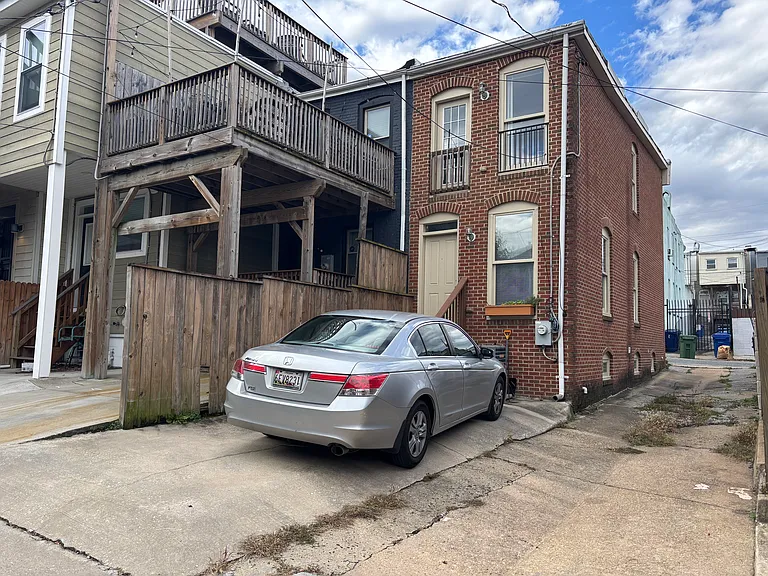 27 N Glover St — Photo 15