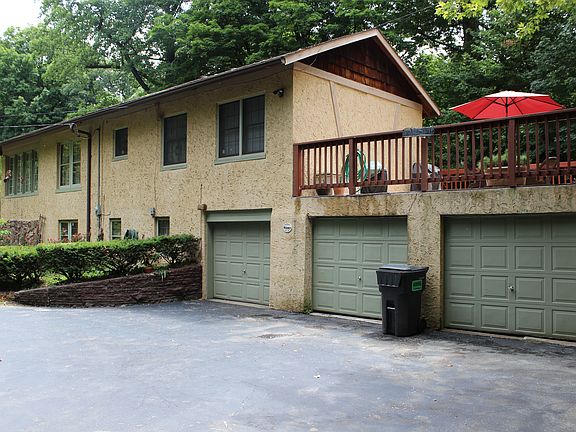 2nd image of 24 Kingston Dr