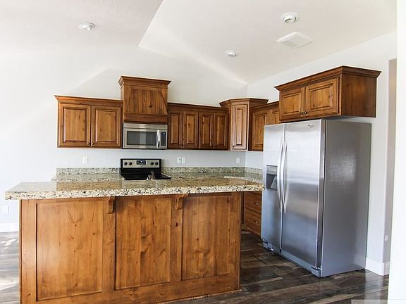 5th image of 3886 Shale Ave