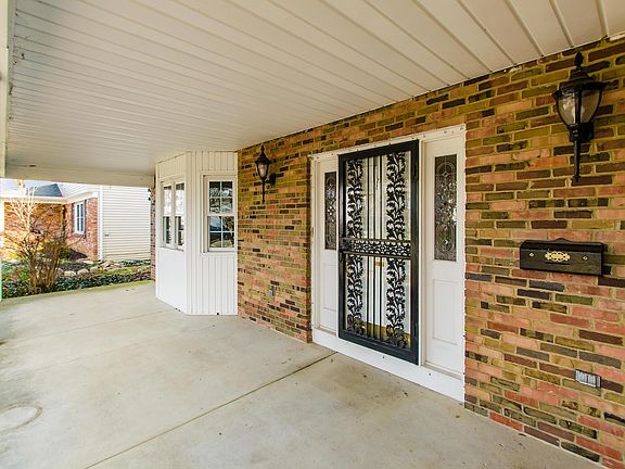 5th image of 4930 Larwell Dr