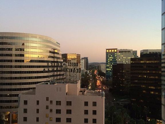 3rd image of 38 N Almaden Blvd Unit 1518