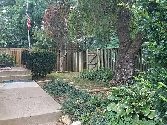 3rd image of 707 Arbor Ct