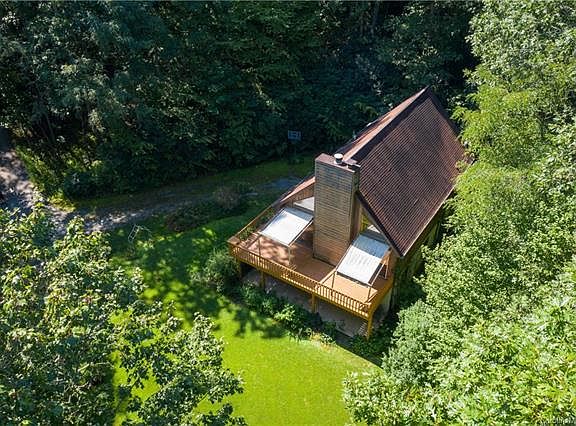 2nd image of 396 Valley View Dr