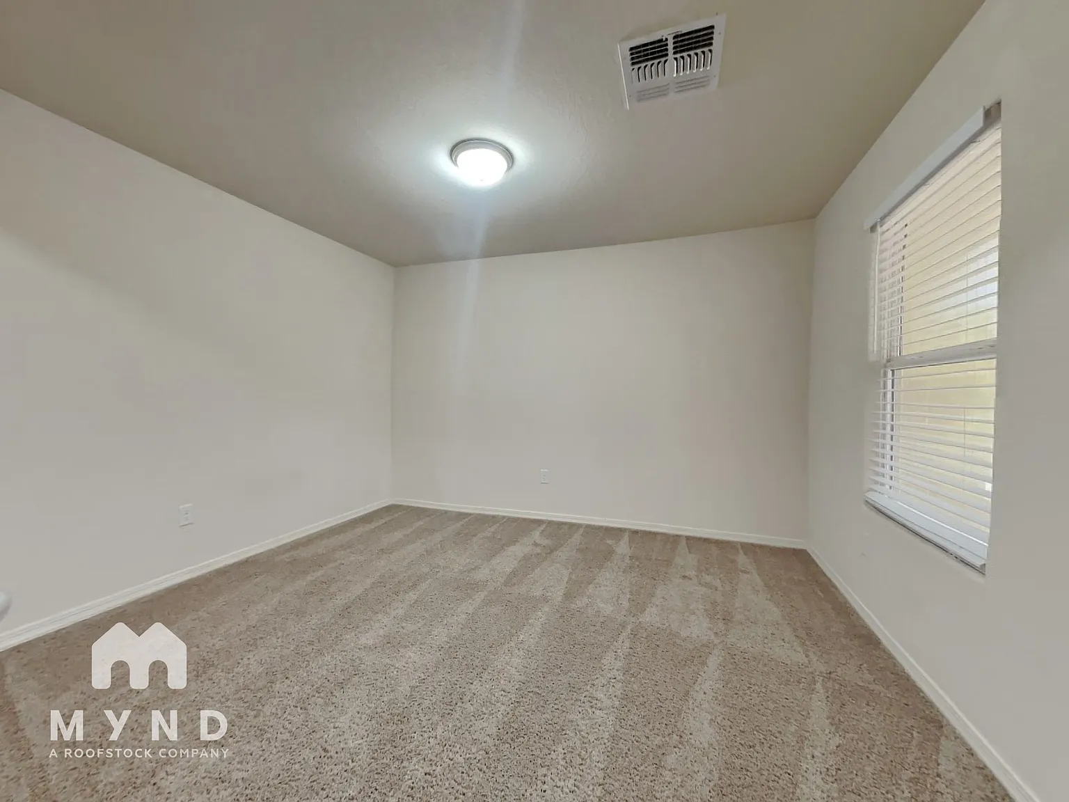 4 bed, 2.5 bath, 1981 sqft, $1,795 — Photo 3