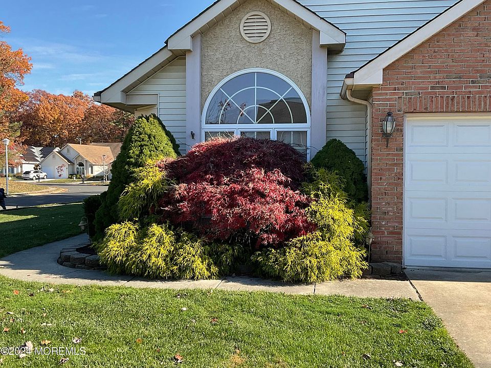 1st image of 1690 Sweetbay Drive