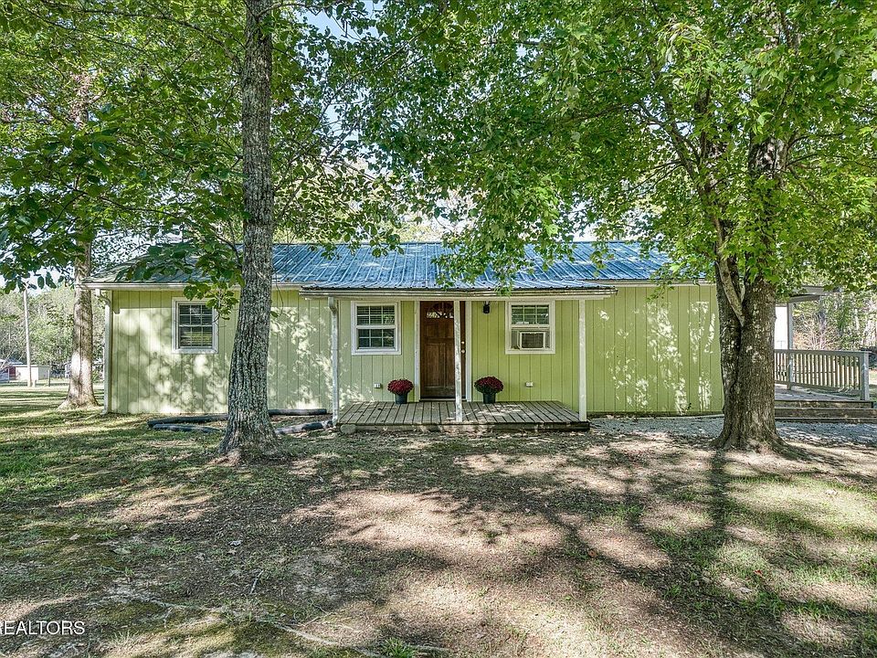 1st image of 165 Daymon Cir