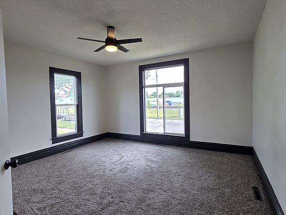 5th image of 113 Sargent St #1