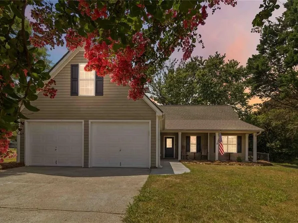 376 Kay Dr, Winder, GA 30680