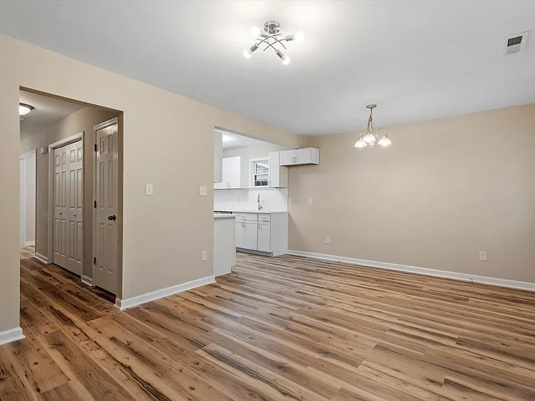 1611 Poole Rd — Photo 9