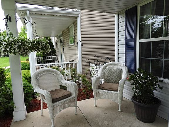 3rd image of 2351 Woodhill Ct