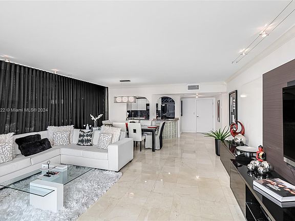 4th image of 2301 Collins Ave APT 509