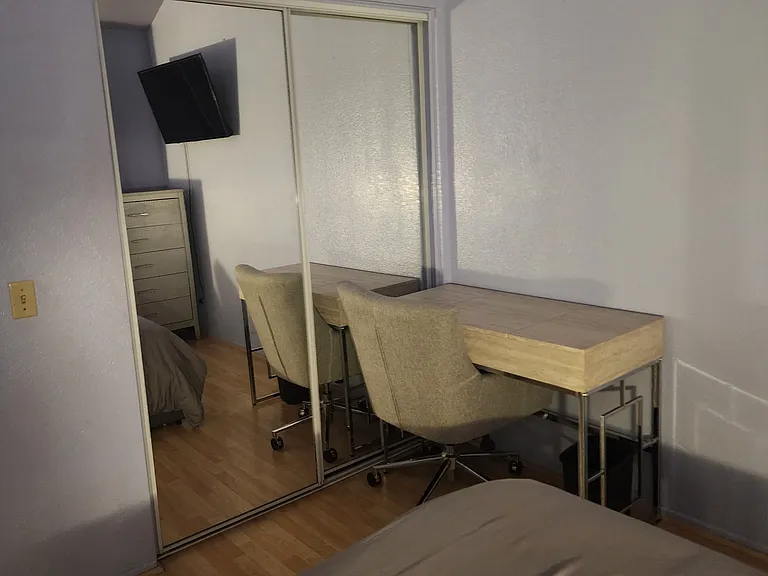 19620 Wyandotte St #3 — Photo 12