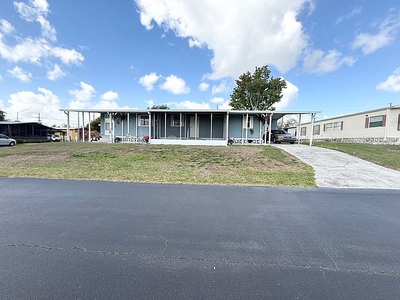 4th image of 3006 Pullman Ave