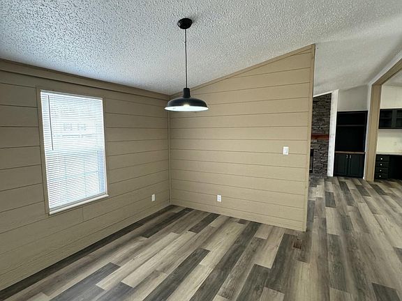 3rd image of 420 Eagle Way