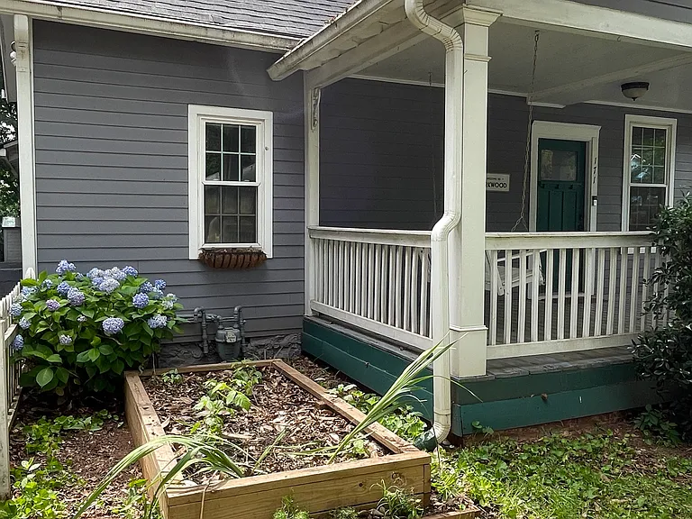171 Warren St SE — Photo 8