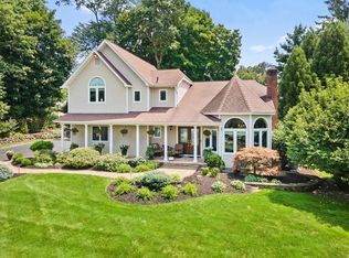 280 Mirth Dr, Valley Cottage, NY 10989