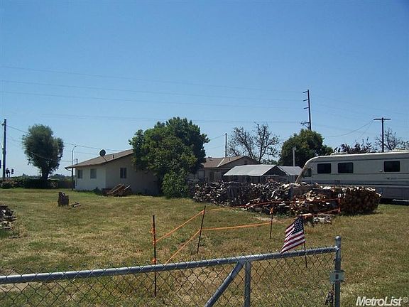 5th image of 325 E Harney Ln