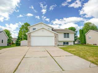 1138 S Perry Pkwy, Oregon, WI 53575